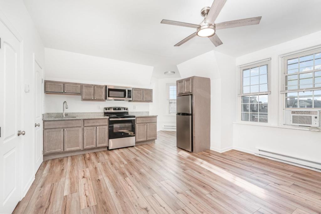 1629 N 2nd St ##4 - Photo 3 of 13