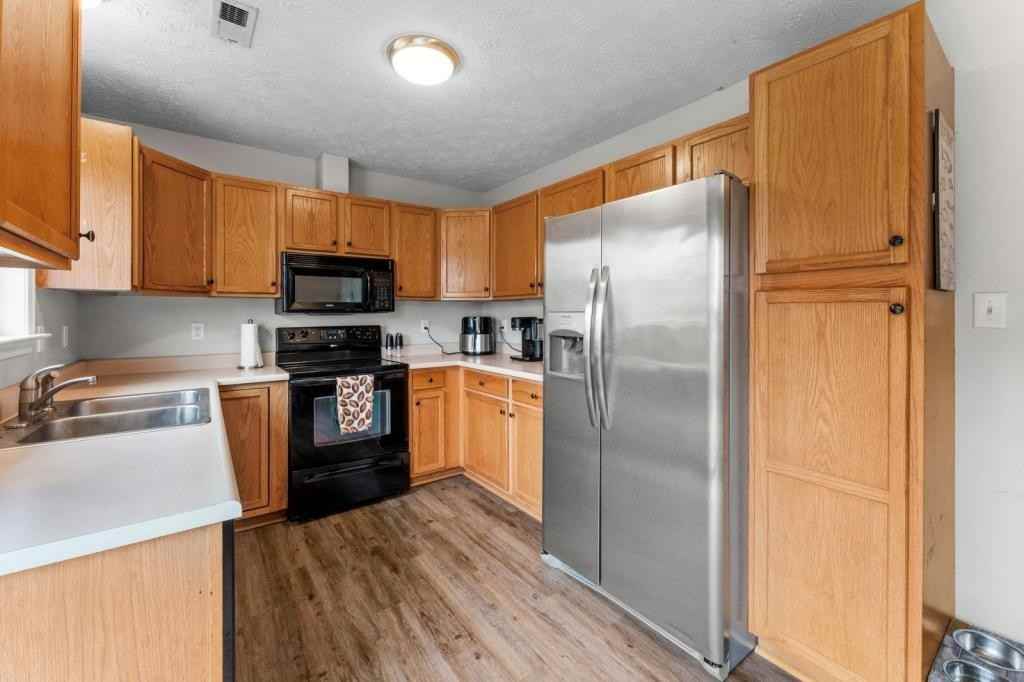 121 Ashley Ct - Photo 6 of 14