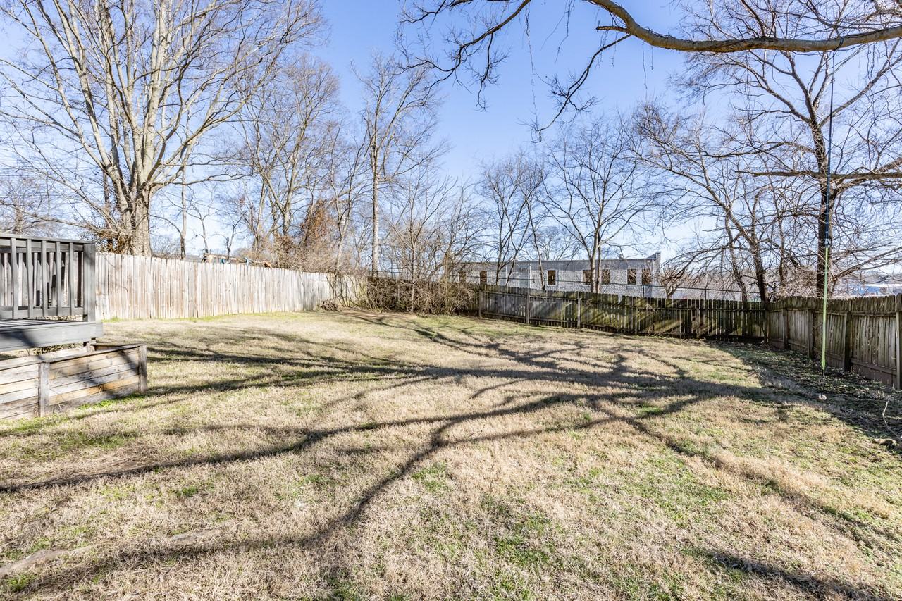 1018 Clemmons St - Photo 5 of 27