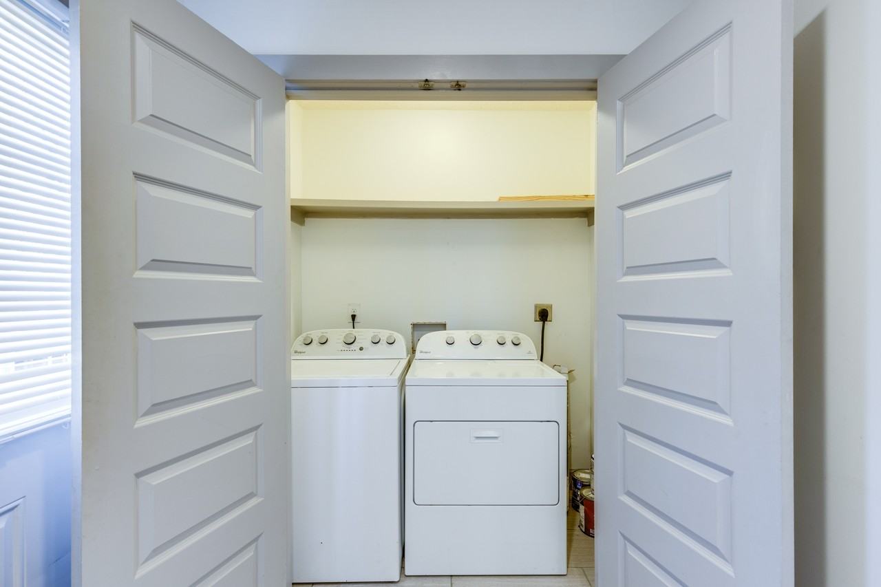 1018 Clemmons St - Photo 7 of 27
