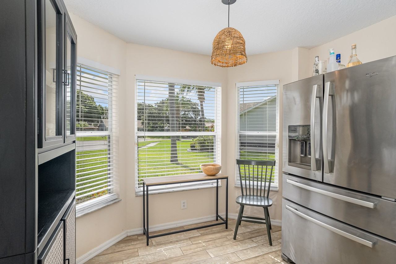 1455 Ambra Dr - Photo 3 of 24