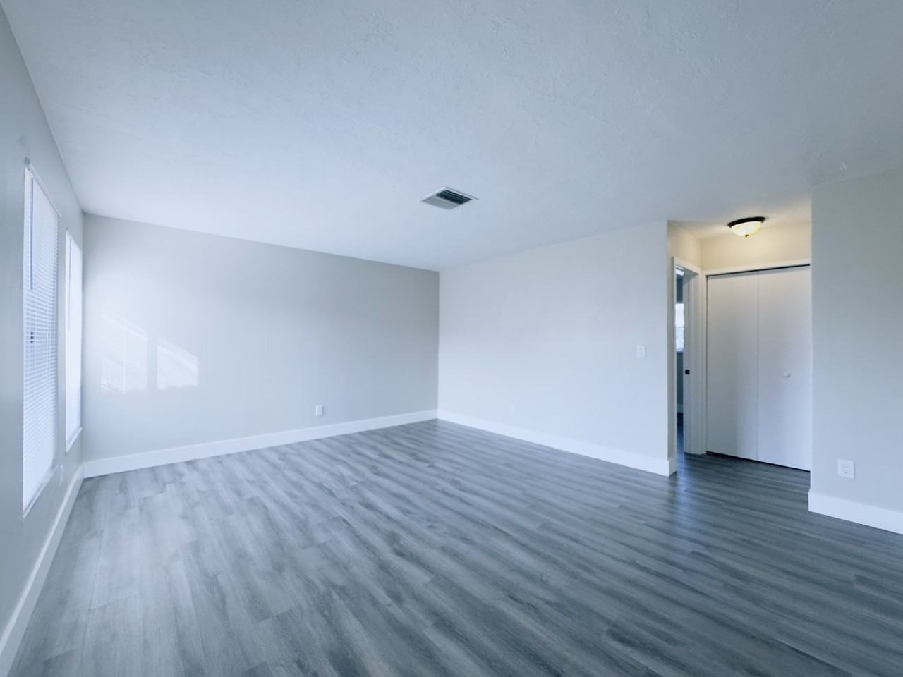 4107 Se 18th Pl #B - Photo 4 of 47