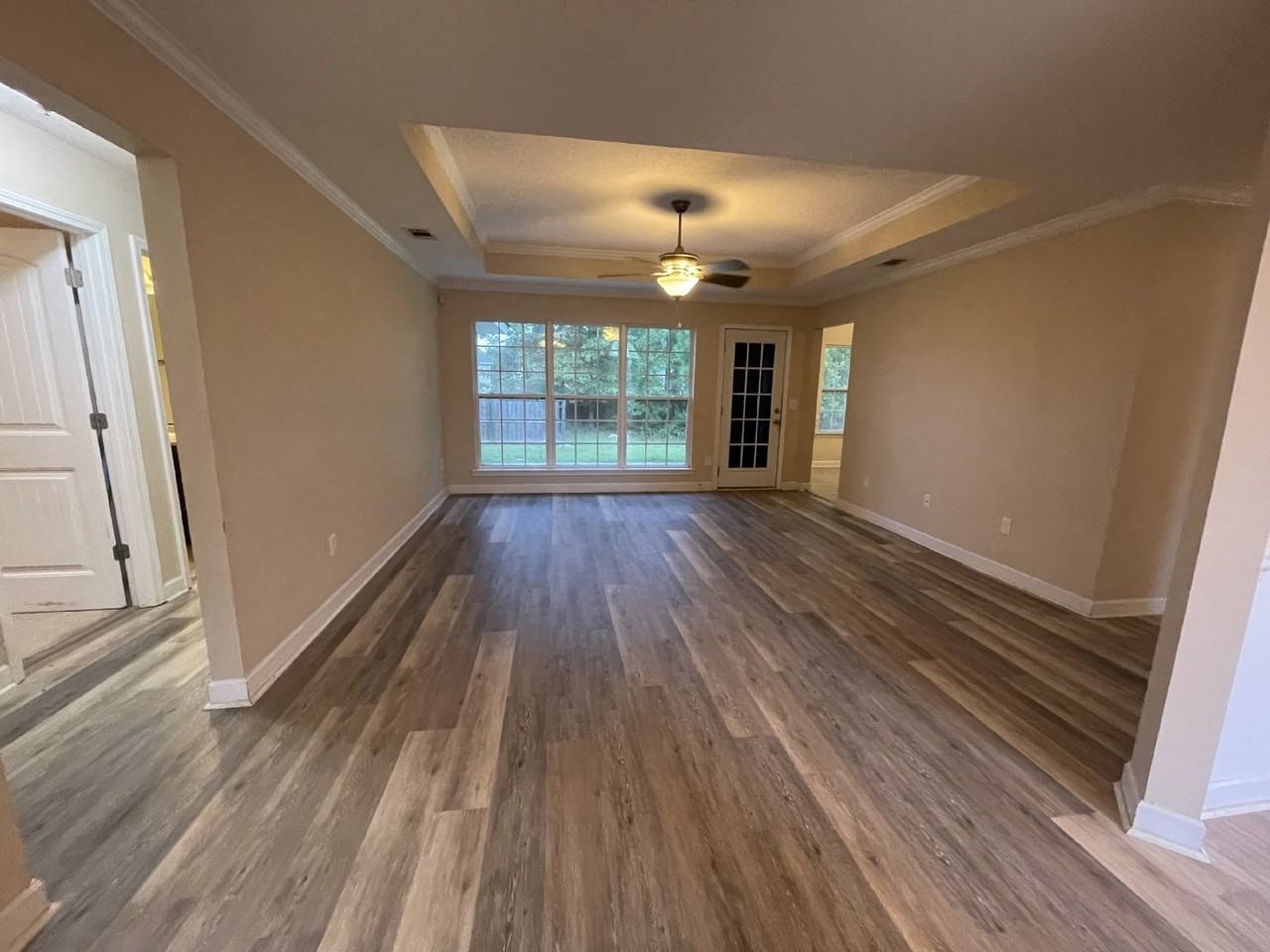 322 Manchester Ct - Photo 2 of 18