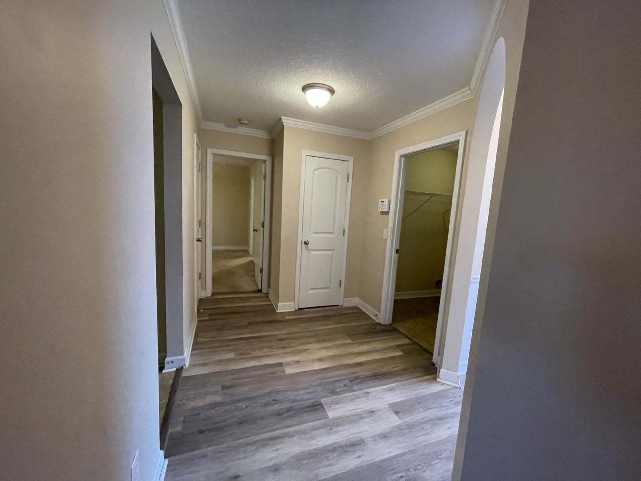 322 Manchester Ct - Photo 4 of 18