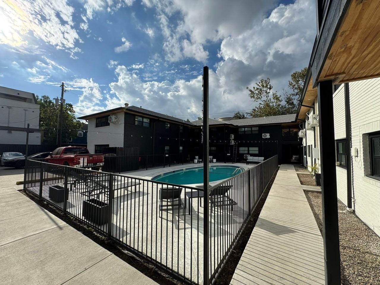 The Block At Montrose - Photo 2 of 50