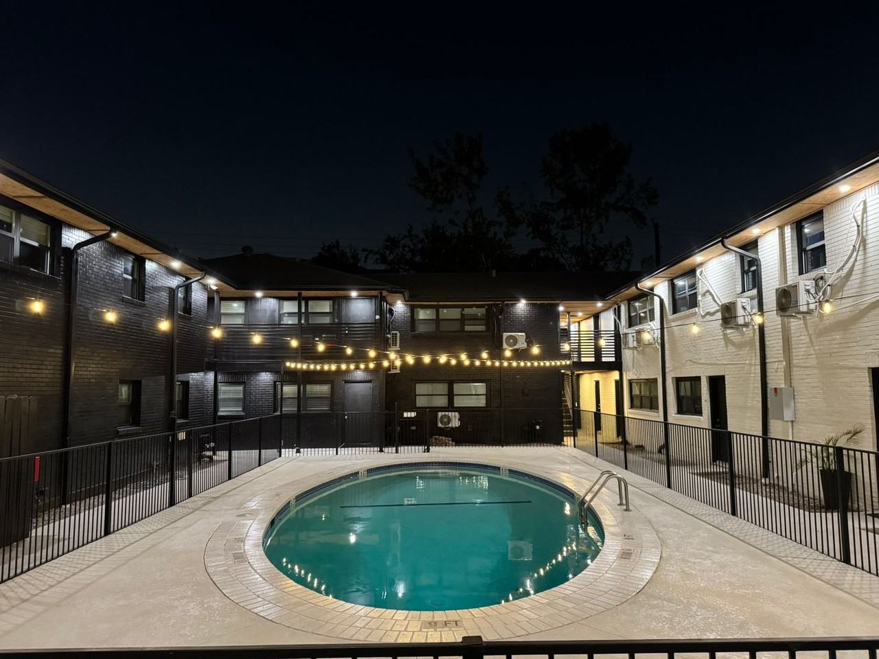 The Block At Montrose - Photo 4 of 50