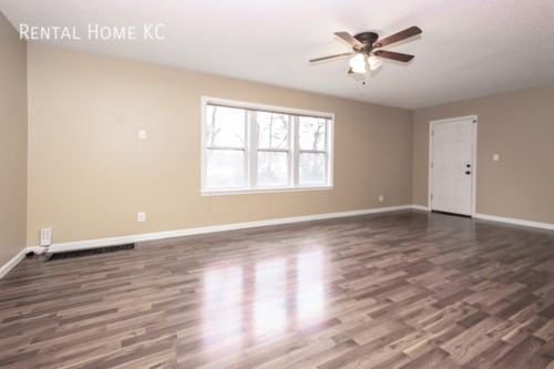 6601 W 62nd St - Photo 3 of 22