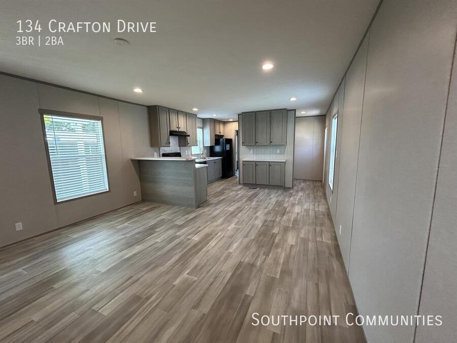 134 Crafton Dr - Photo 3 of 13