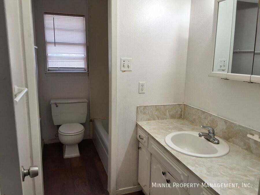 4424 Humble Ave - Photo 2 of 4