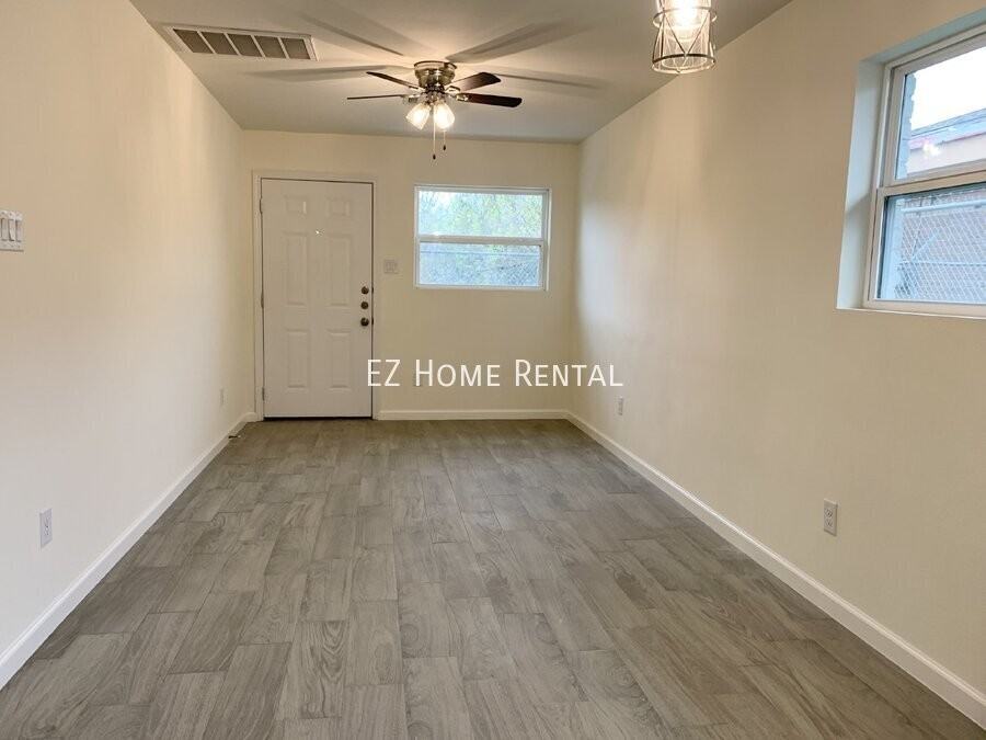 5044 Mallow St - Photo 2 of 12