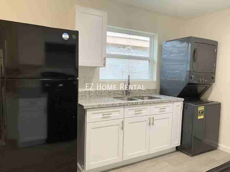 5044 Mallow St - Photo 3 of 12