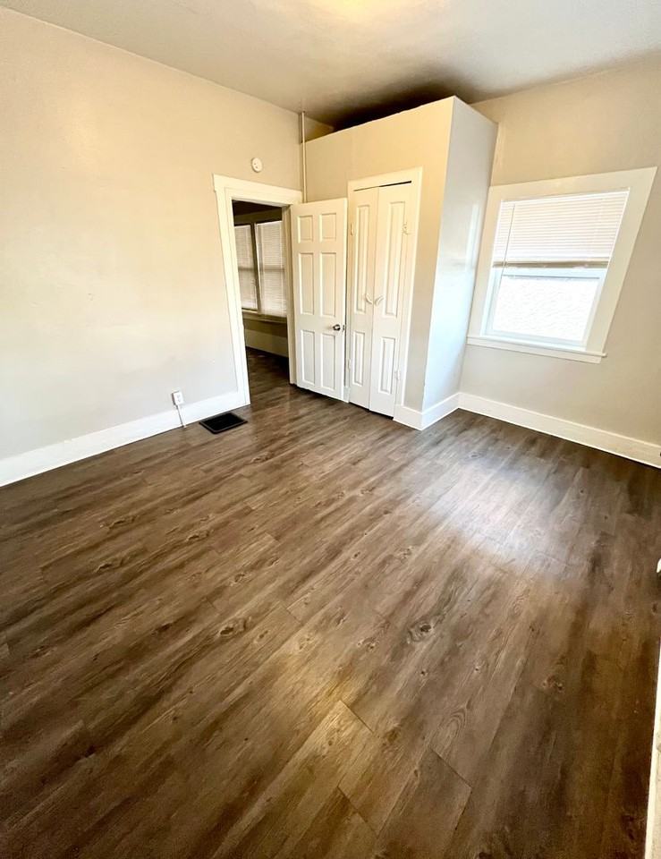 933 Elm St - Photo 2 of 10