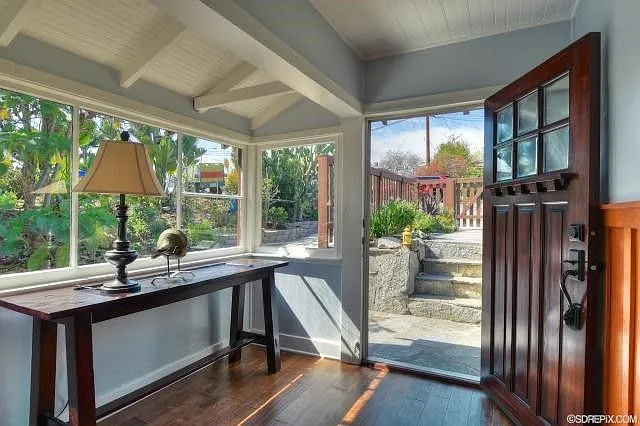 1511 Gregory St - Photo 3 of 27