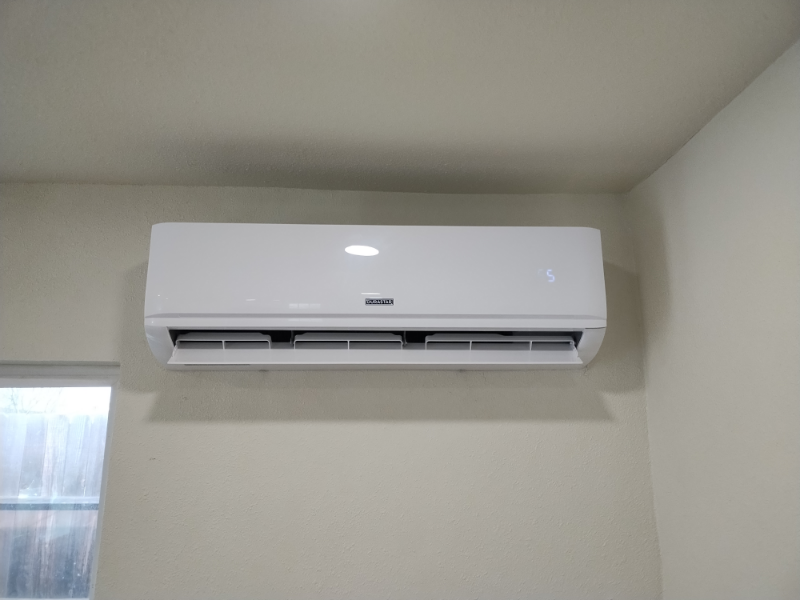 484 W Minarets Ave - Photo 6 of 16