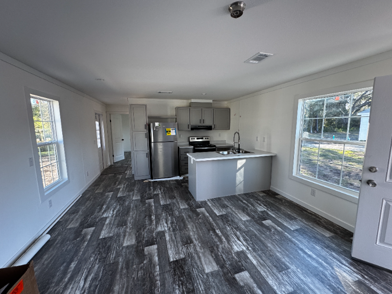 1116 Ne Washington St - Photo 3 of 11