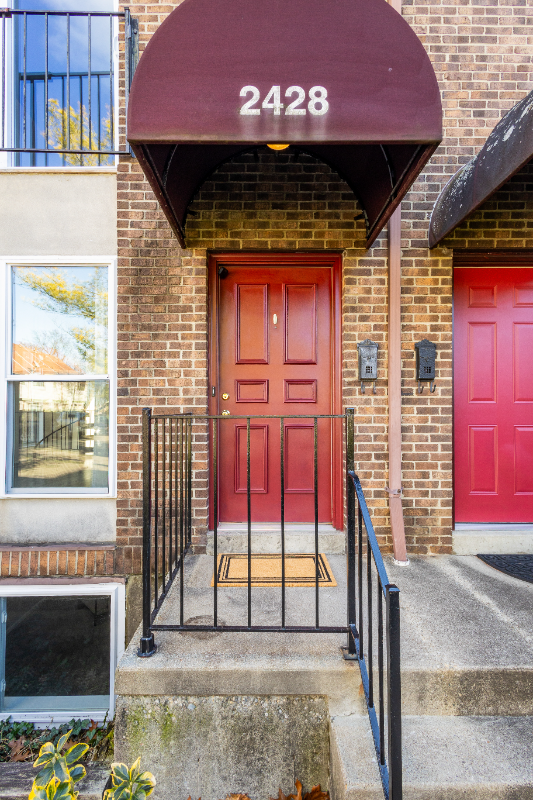 2428 Grandview Ave - Photo 2 of 20