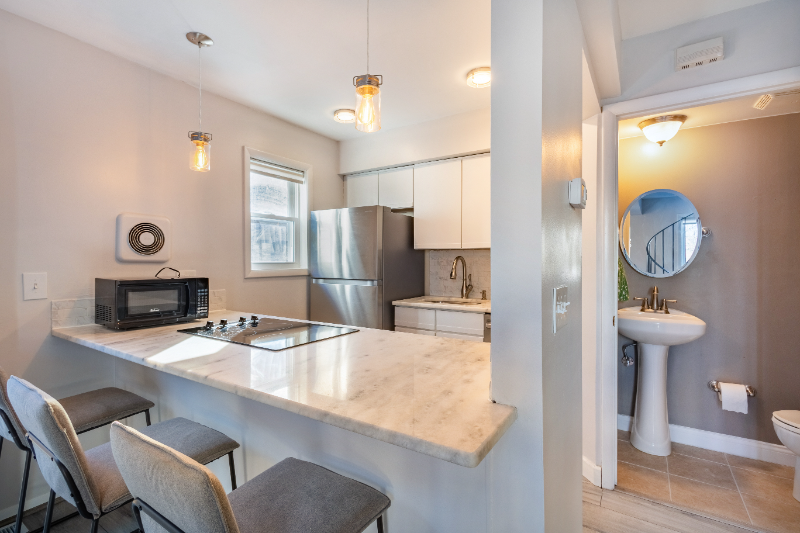 2428 Grandview Ave - Photo 7 of 20