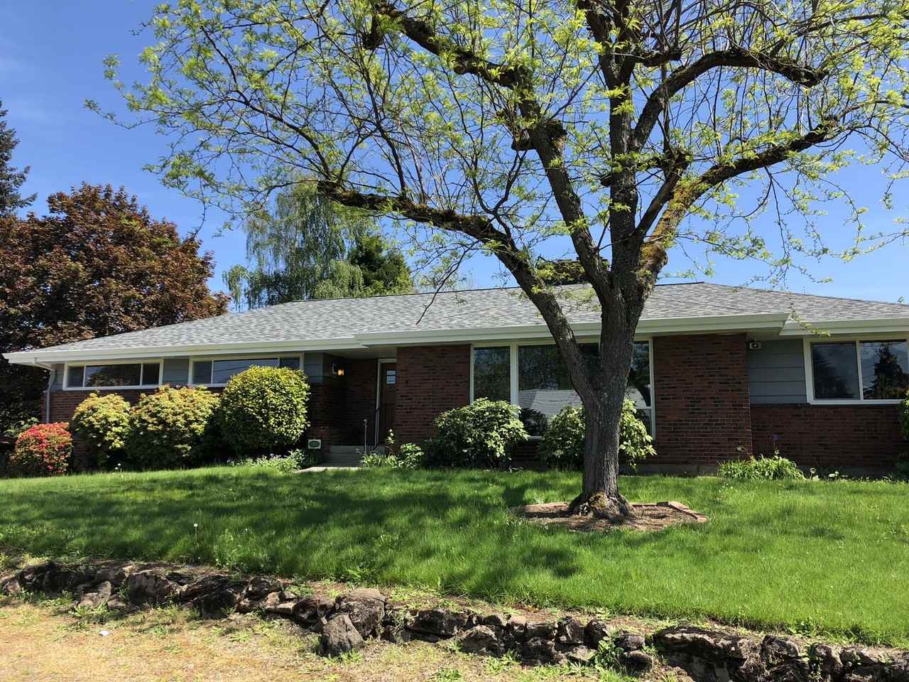 12406 Se Guilford Dr - Photo 2 of 50