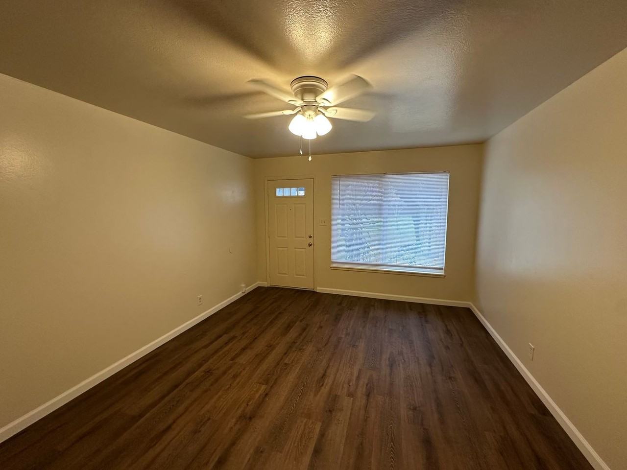 1503 Pennsylvania Ave - Photo 2 of 8