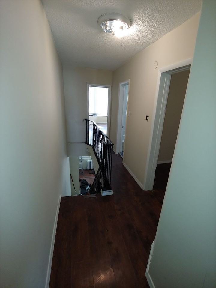 1915 E Tioga St - Photo 6 of 11