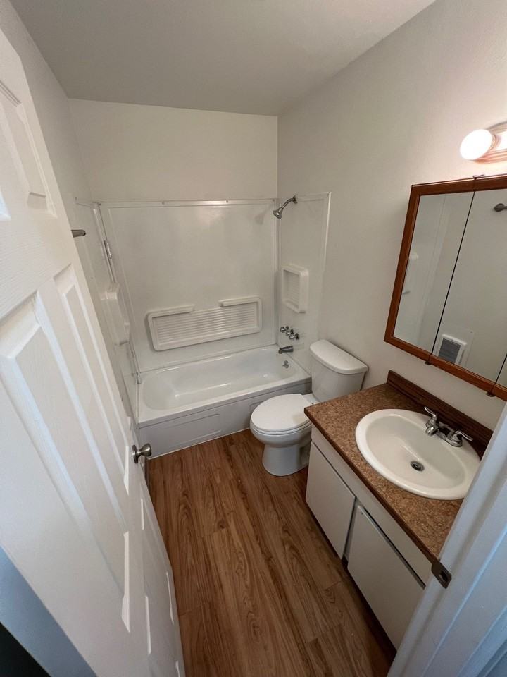 11575 Southwest Greenburg Road #10 - Photo 5 of 20