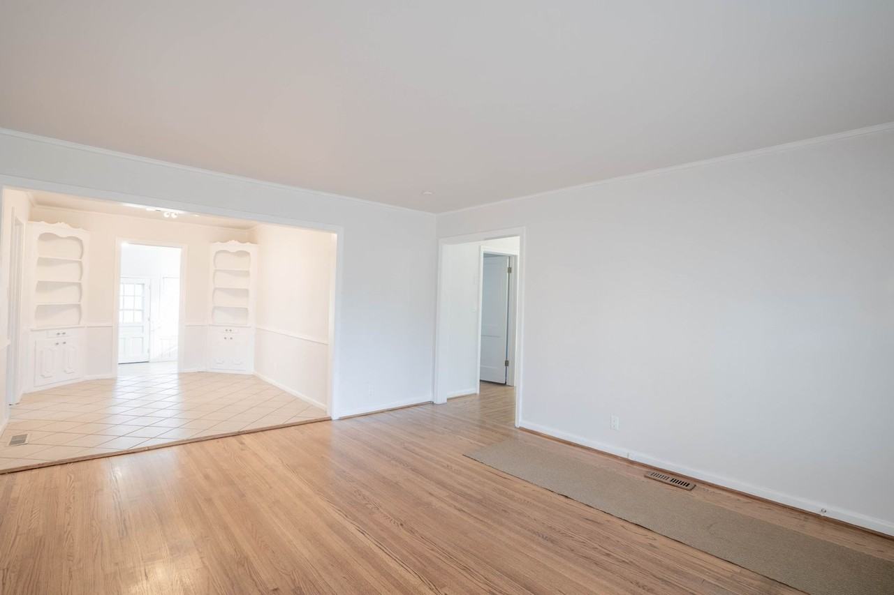 4697 S Troost Ave - Photo 4 of 17