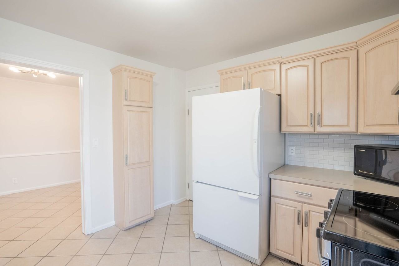 4697 S Troost Ave - Photo 7 of 17