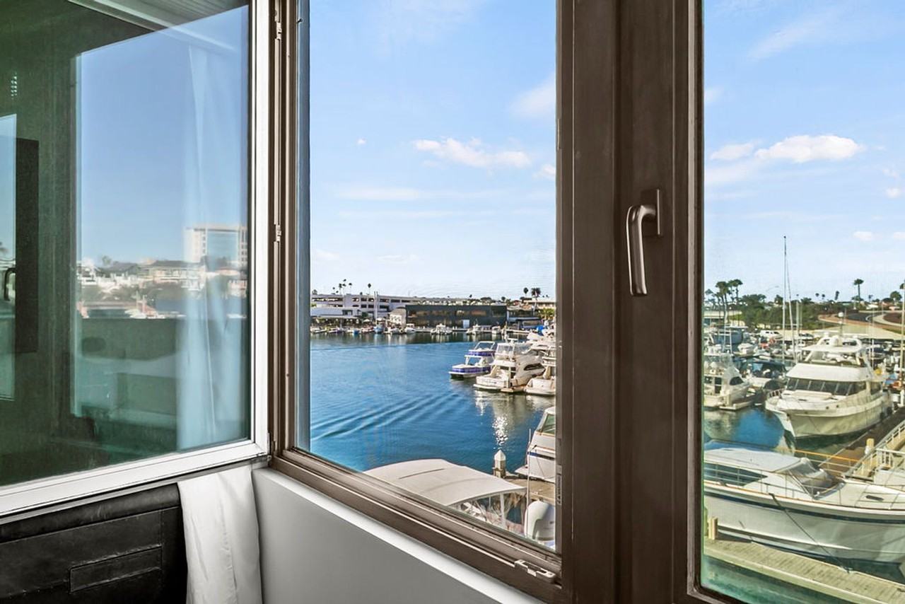 3121 W Coast Hwy #E - Photo 3 of 24