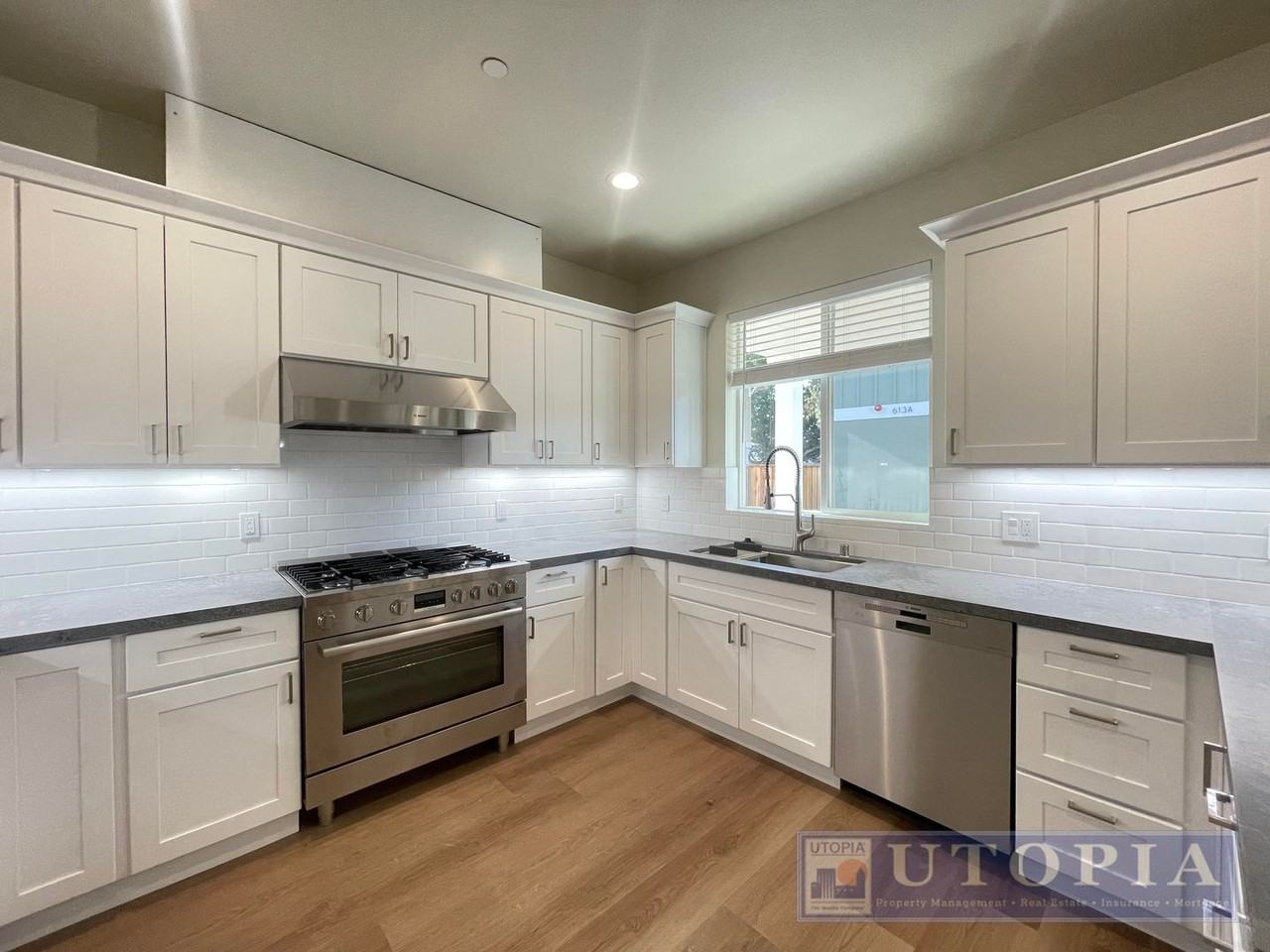813 Morrissey Blvd - Photo 7 of 37