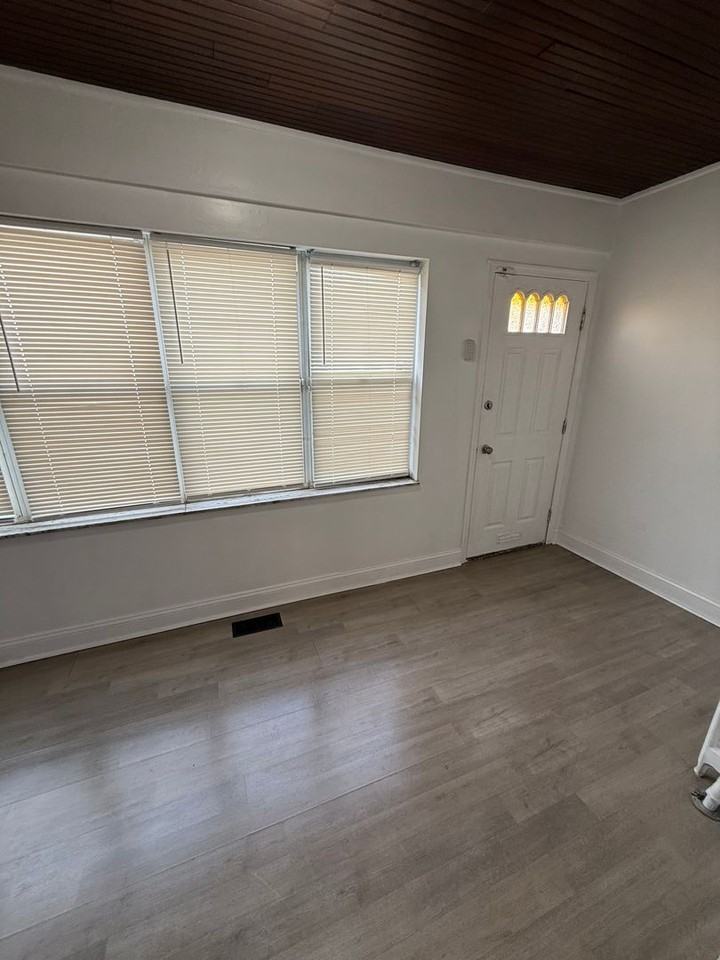 6754 Linmore Ave - Photo 4 of 14