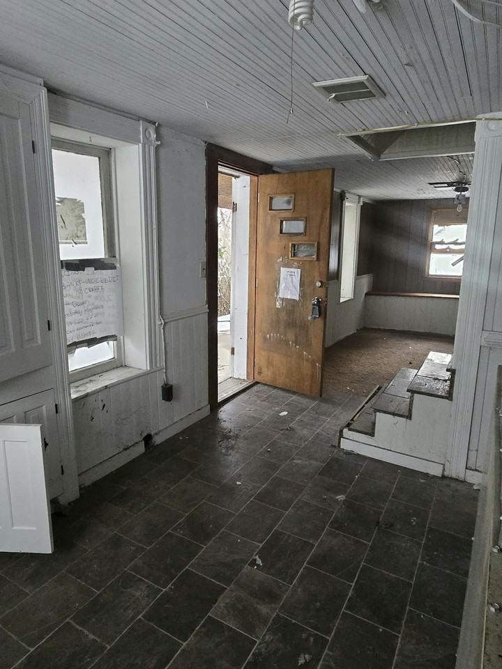 408 Main Street - Photo 4 of 11