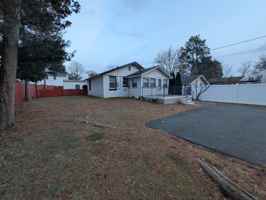 featured image of 383 W Clinton St #NA