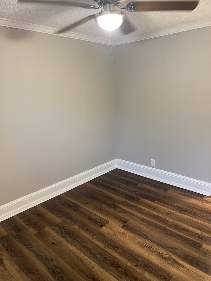 3950 S Dixie Rd #4 - Photo 5 of 11