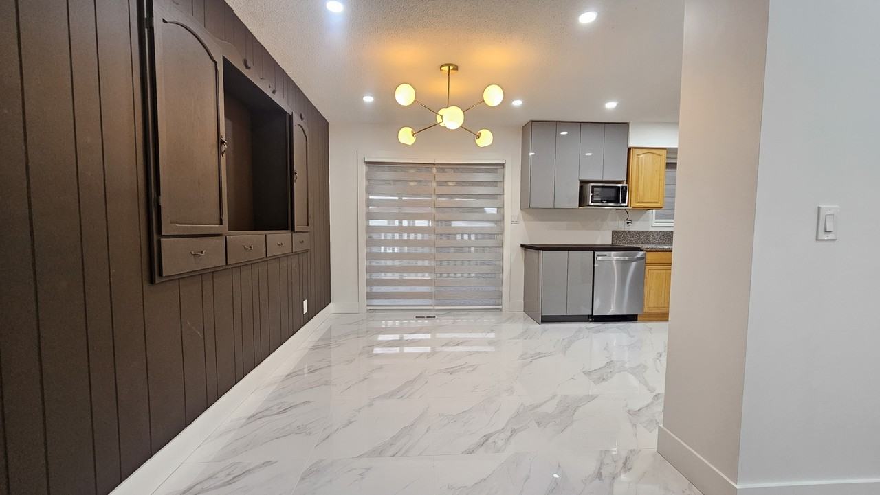 6085 Glenmore Dr #A - Photo 7 of 18