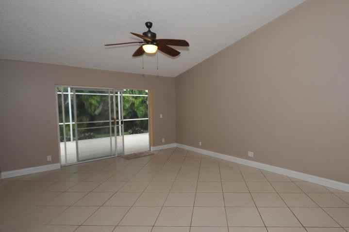 19536 Sea Pines Way - Photo 3 of 5