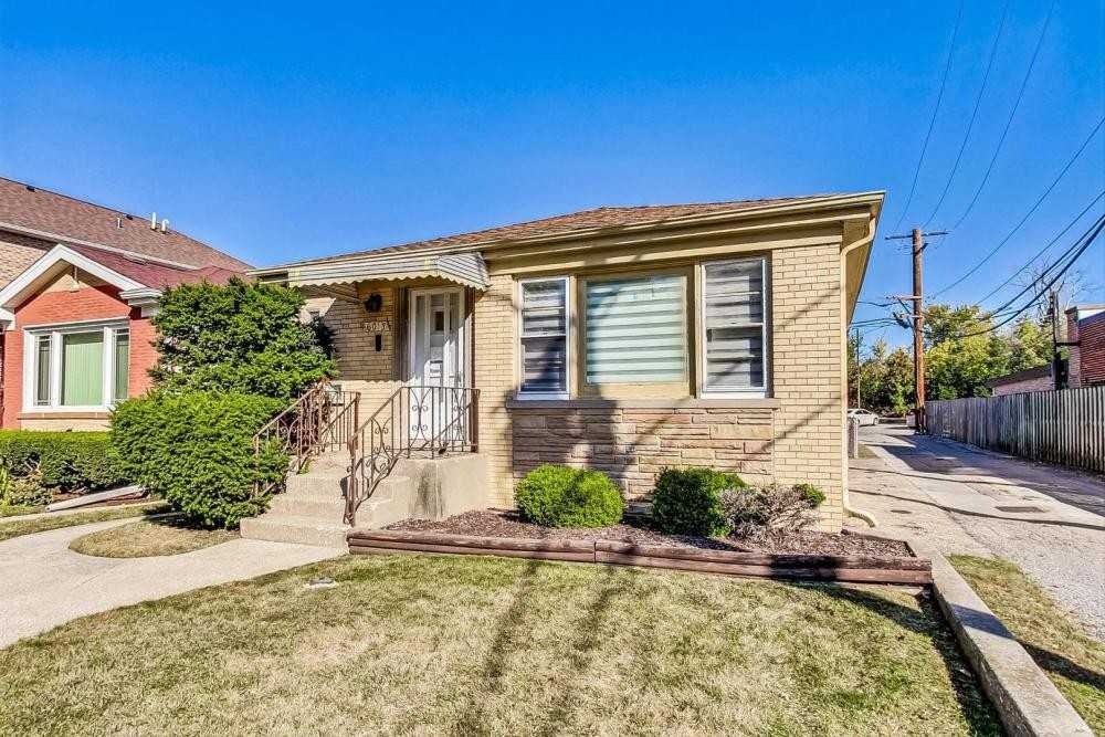6013 N Kedvale Ave - Photo 3 of 10