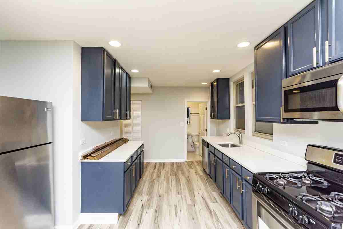 6136 N Mozart St #1 - Photo 3 of 17