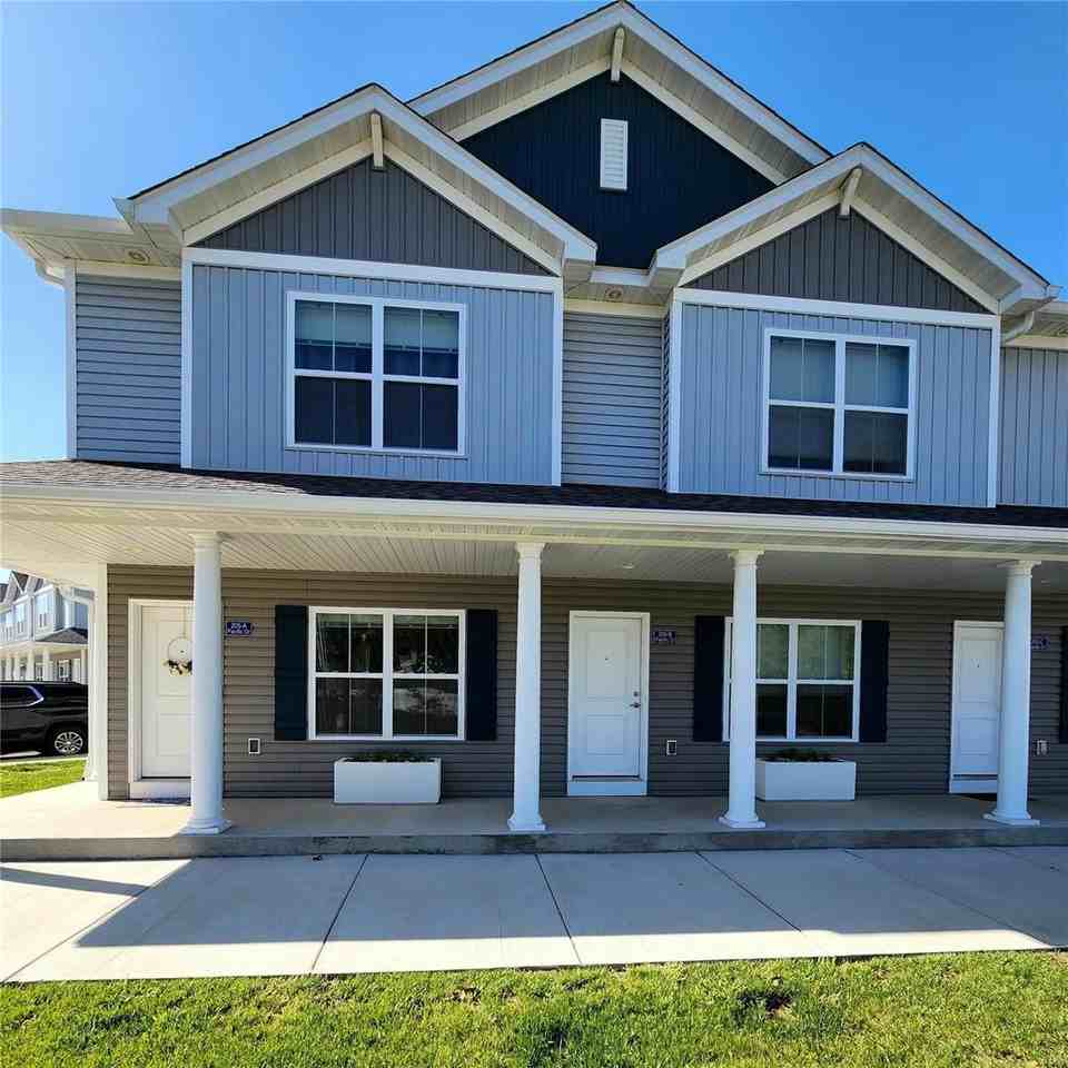 200 Pacific Dr #B - Photo 2 of 32