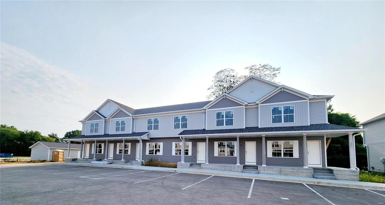 205 Pacific Dr #E - Photo 3 of 33