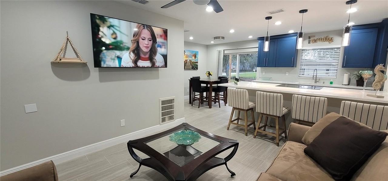 694 Douglas Ave - Photo 4 of 15