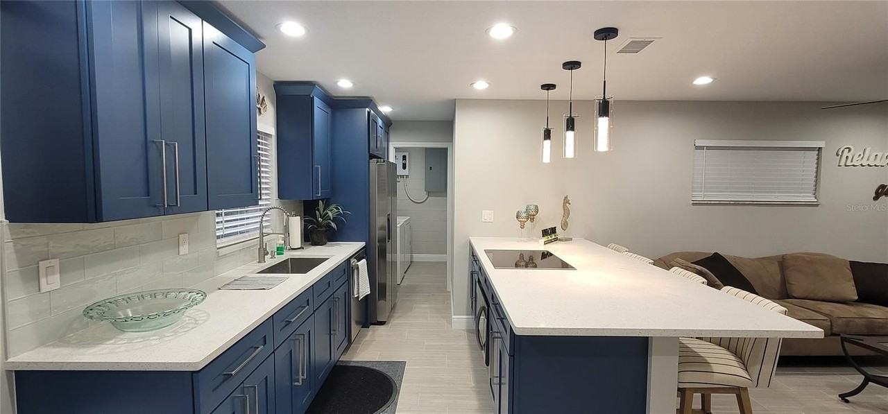 694 Douglas Ave - Photo 5 of 15