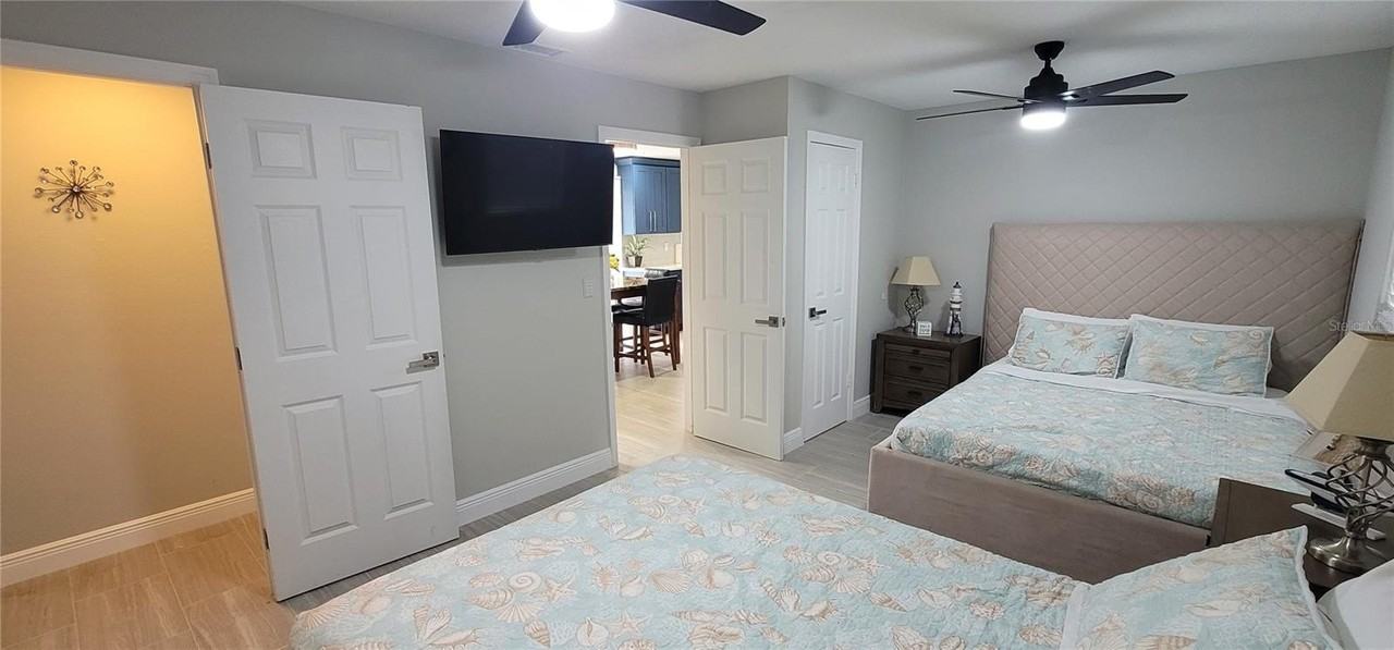 694 Douglas Ave - Photo 7 of 15