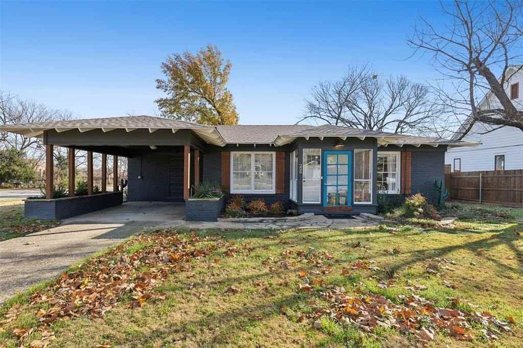 226 N Lucas Dr - Photo 2 of 22