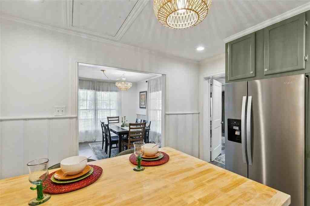 226 N Lucas Dr - Photo 7 of 22