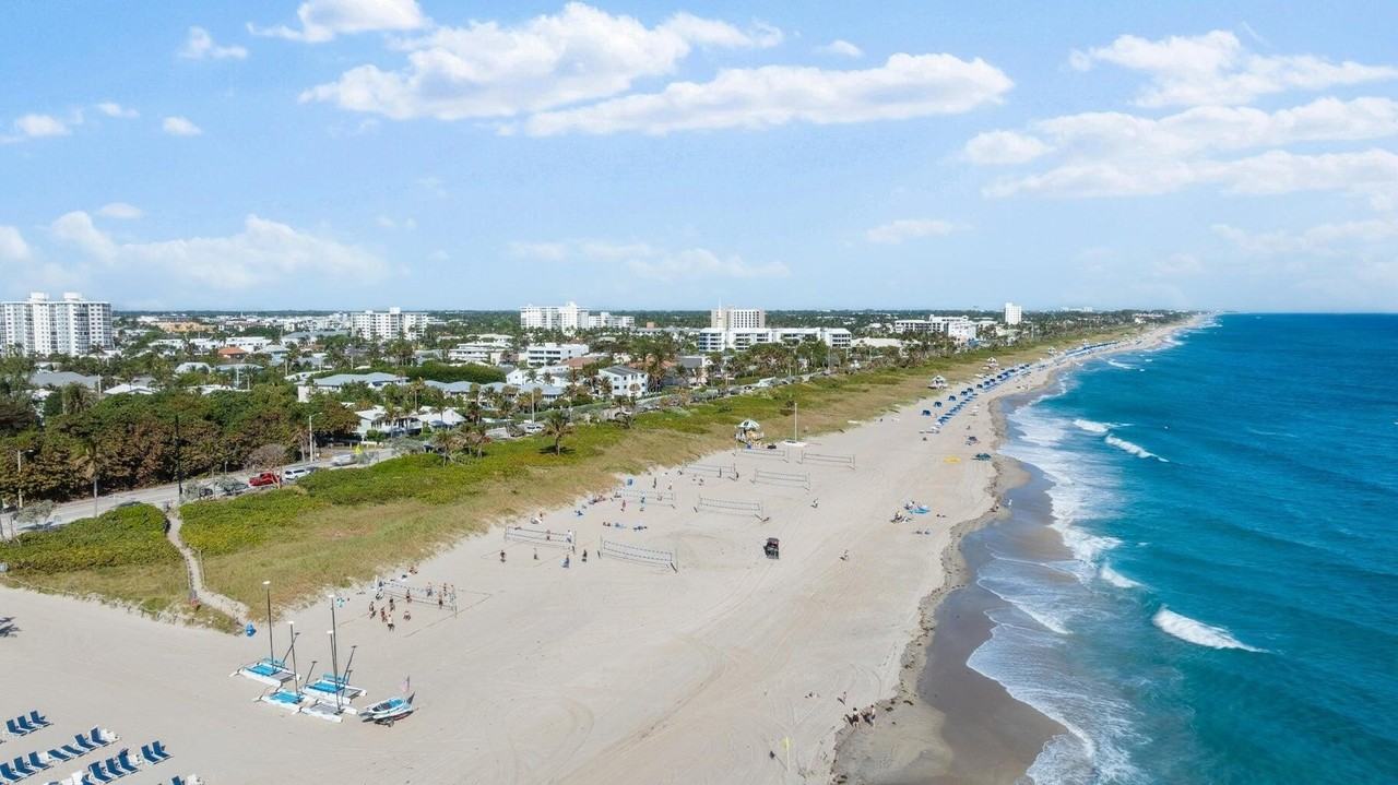 410 Venetian Drive - Photo 2 of 28