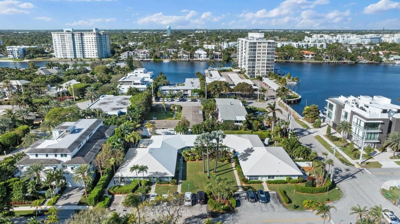 410 Venetian Drive - Photo 5 of 28