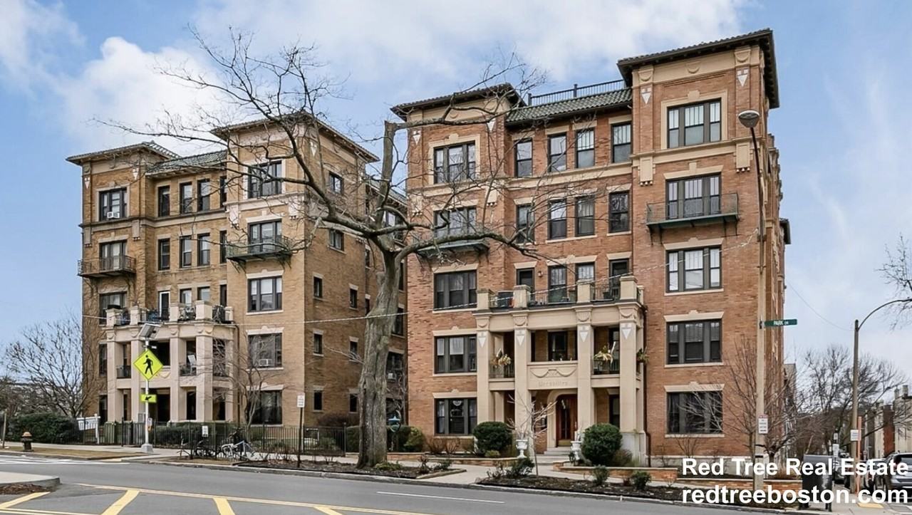 452 Park Dr #1 - Photo 2 of 5