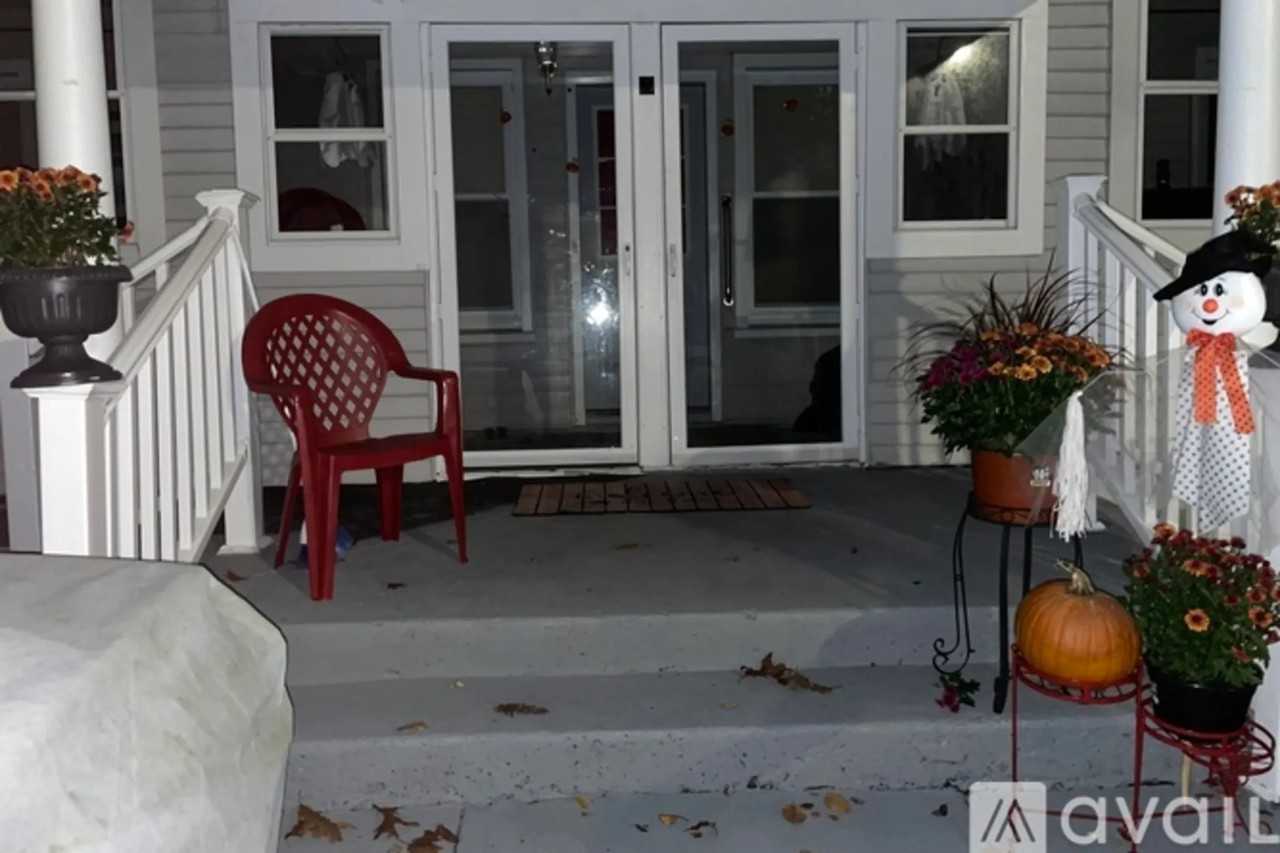 19 Baltic Hts 1st Fl - Photo 2 of 9