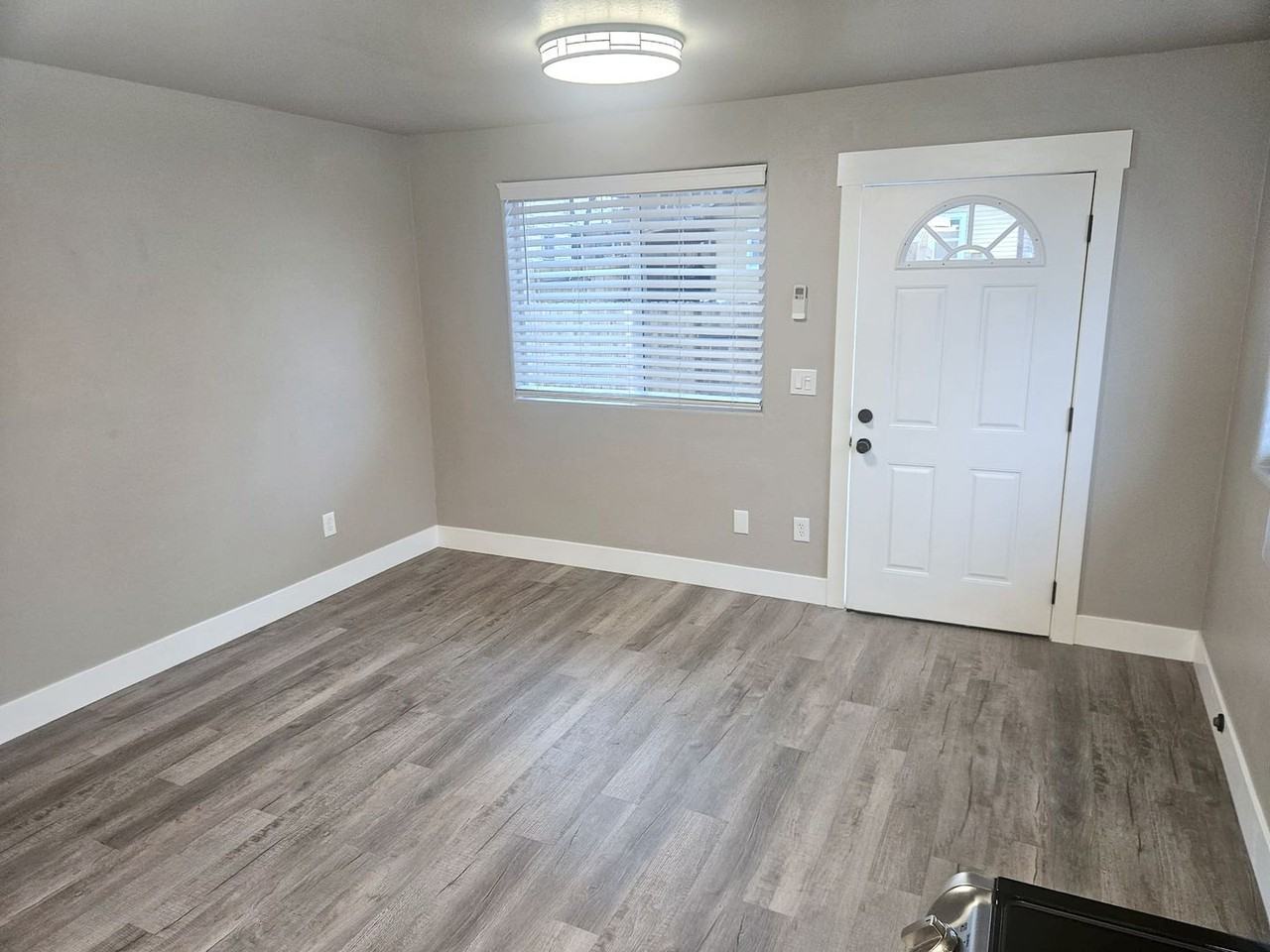 808 1st St N - Photo 3 of 13