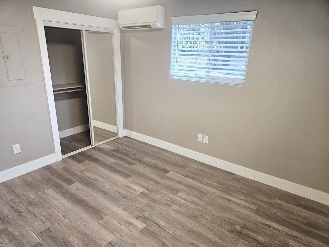 808 1st St N - Photo 4 of 13